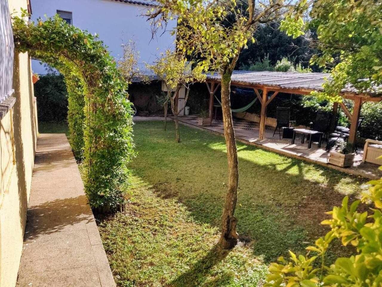 Can Camps Besalu Casa Planta Baja Con Jardin Luaran gambar