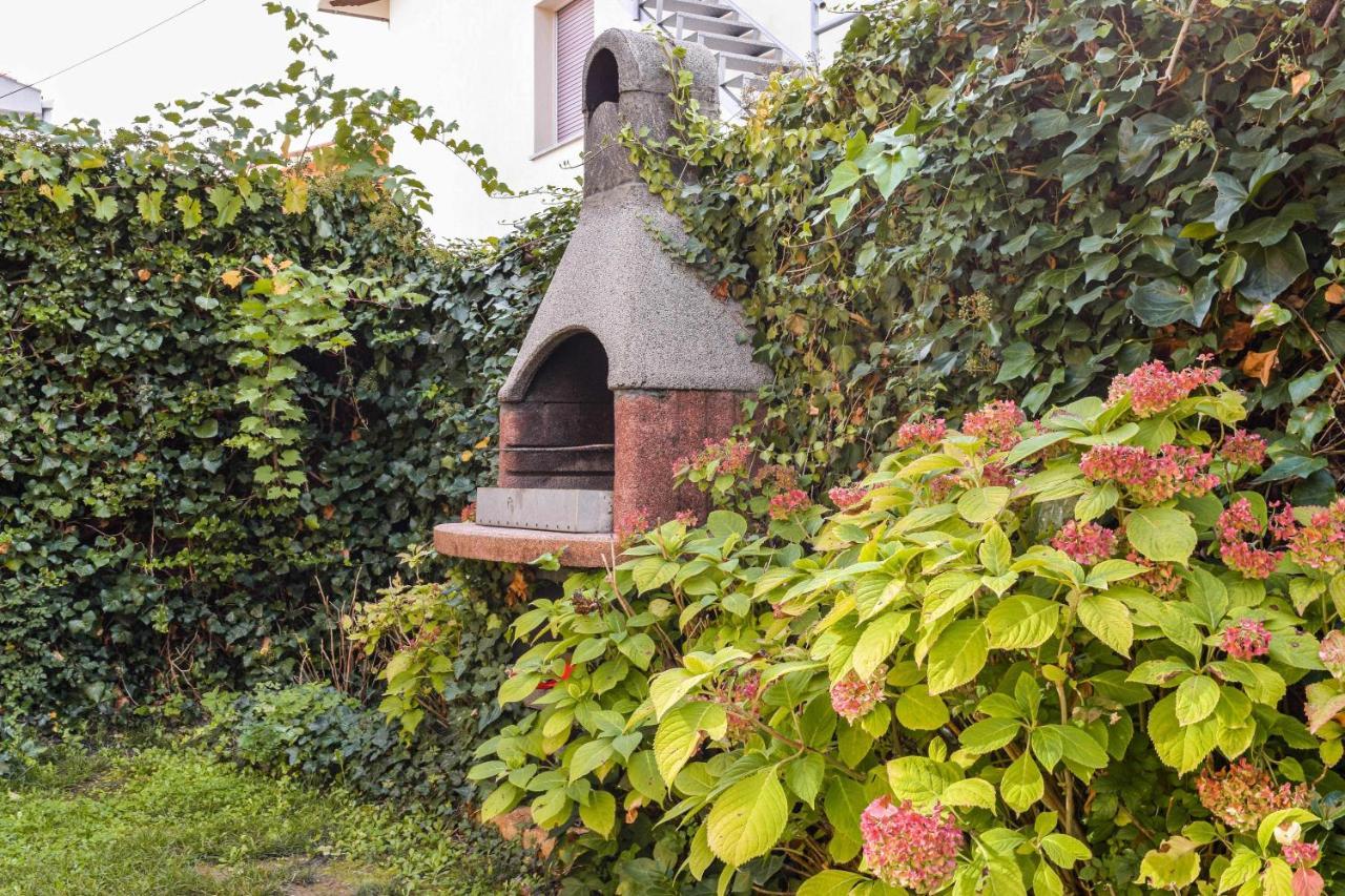 Can Camps Besalu Casa Planta Baja Con Jardin Luaran gambar