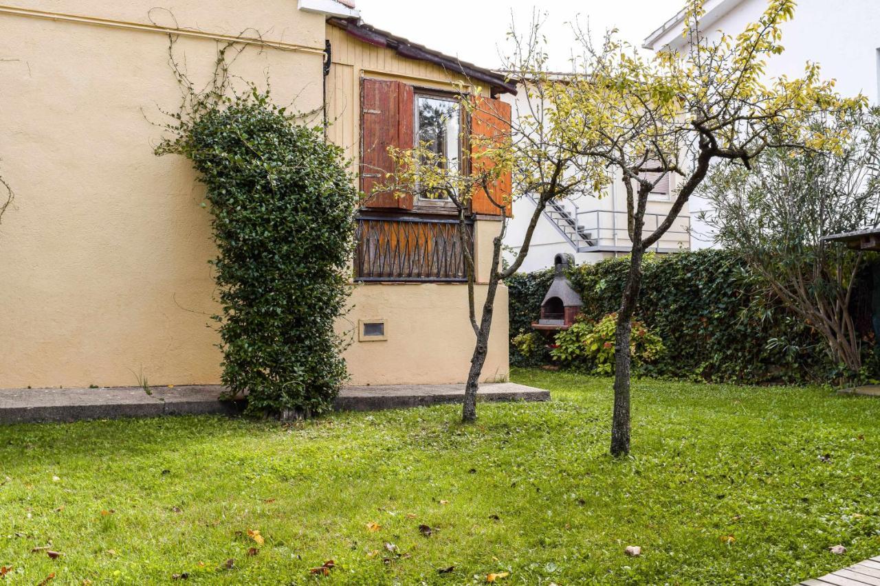 Can Camps Besalu Casa Planta Baja Con Jardin Luaran gambar