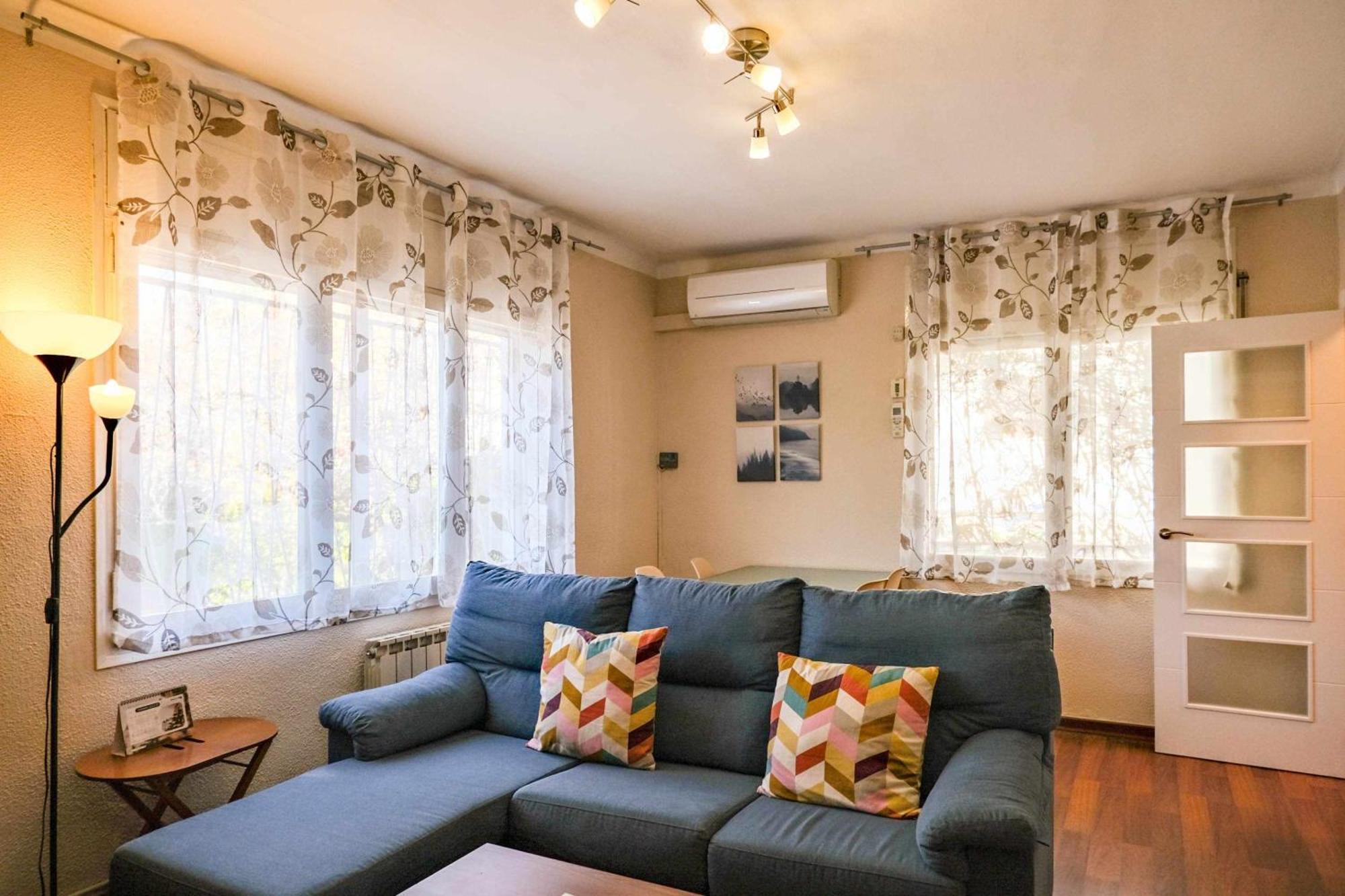 Can Camps Besalu Casa Planta Baja Con Jardin Luaran gambar