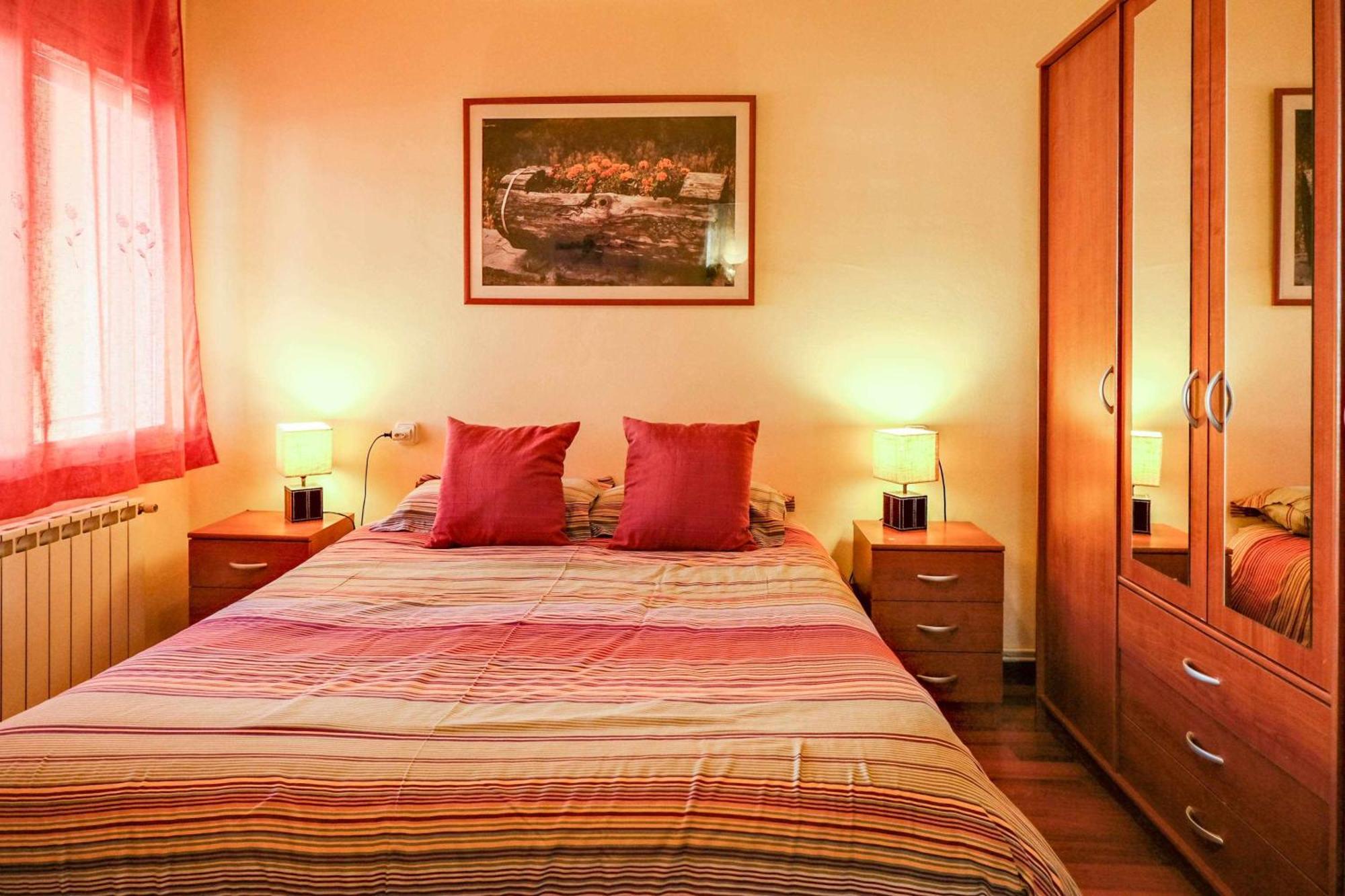 Can Camps Besalu Casa Planta Baja Con Jardin Luaran gambar