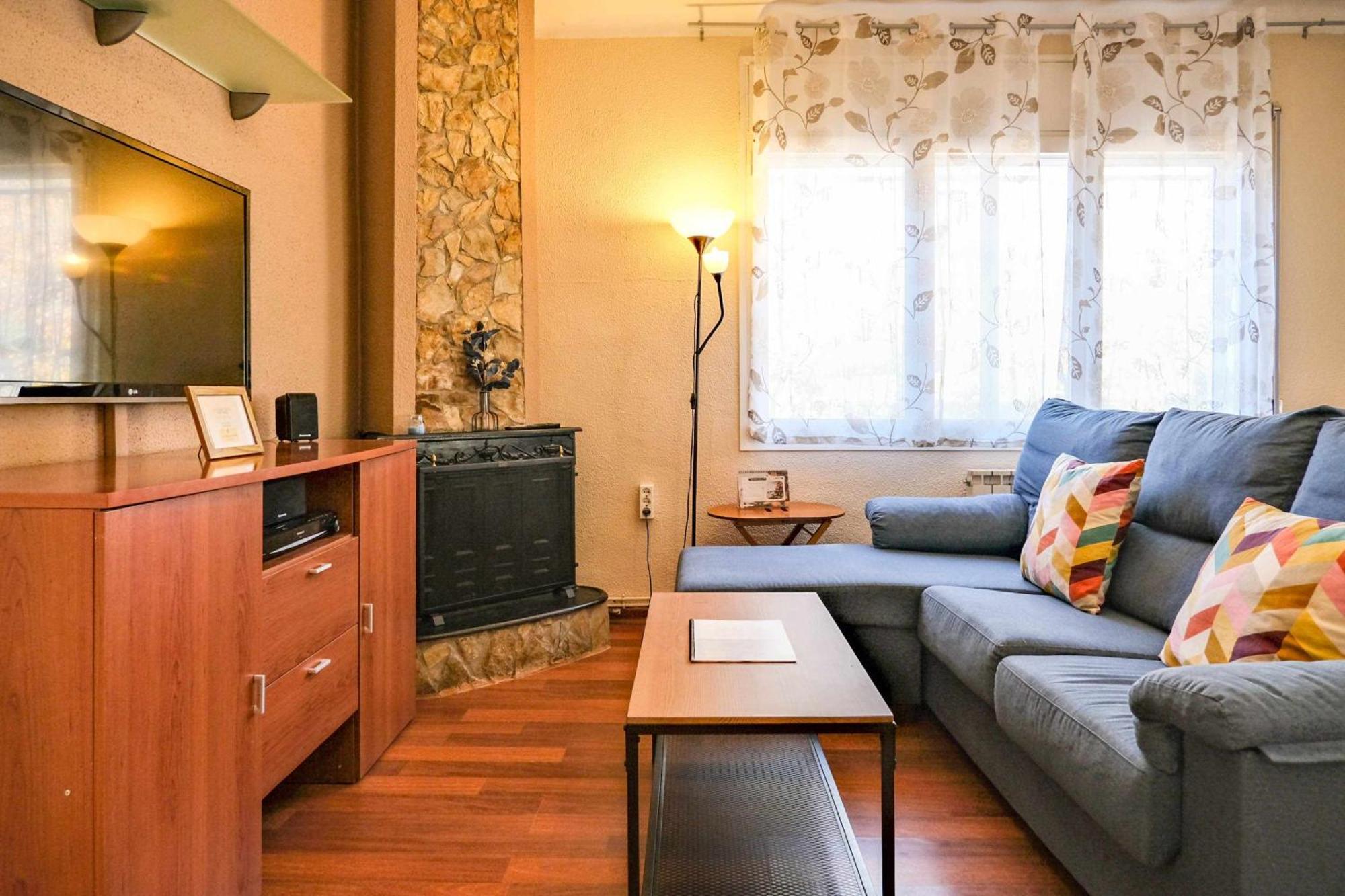 Can Camps Besalu Casa Planta Baja Con Jardin Luaran gambar
