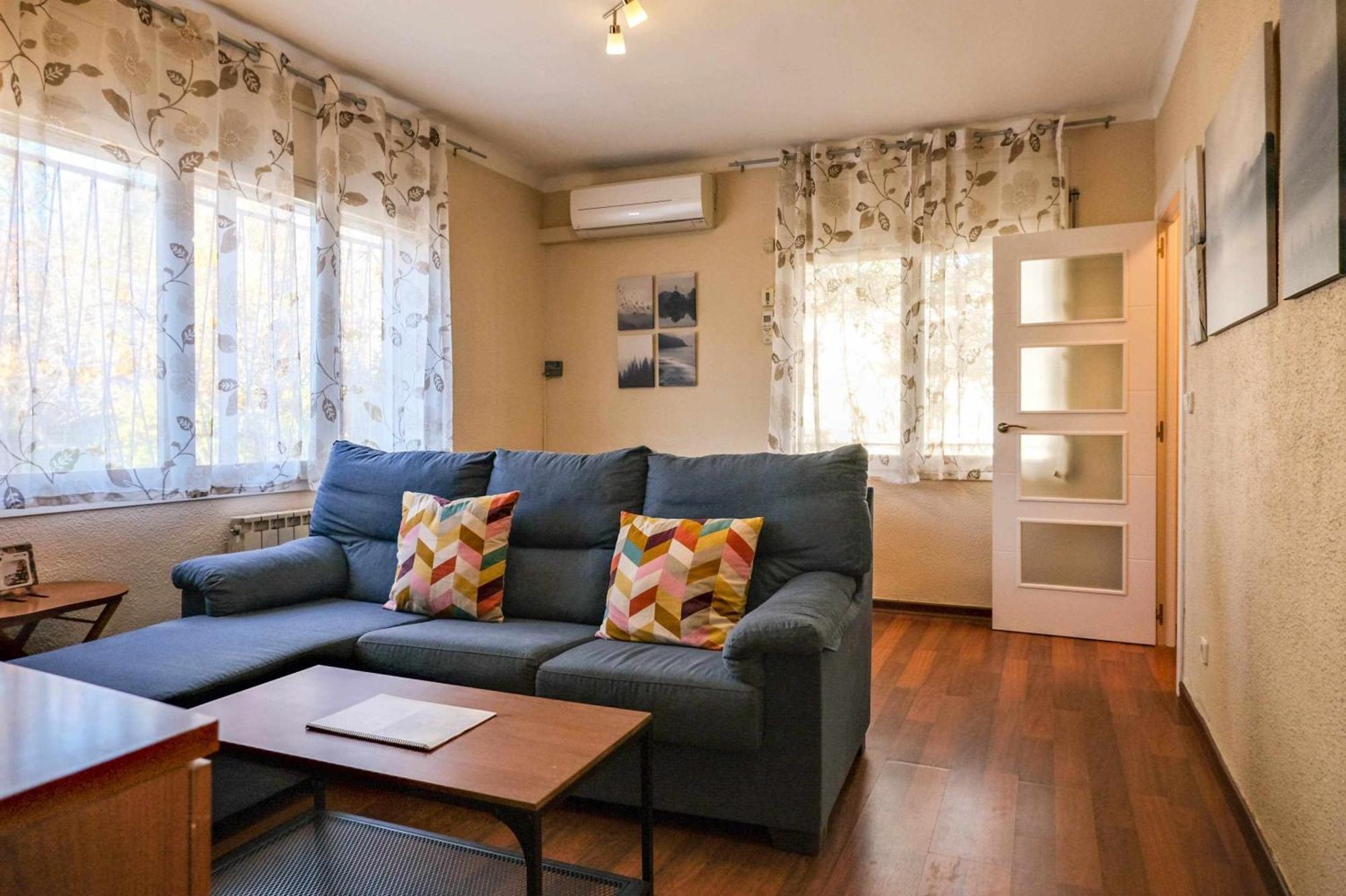 Can Camps Besalu Casa Planta Baja Con Jardin Luaran gambar